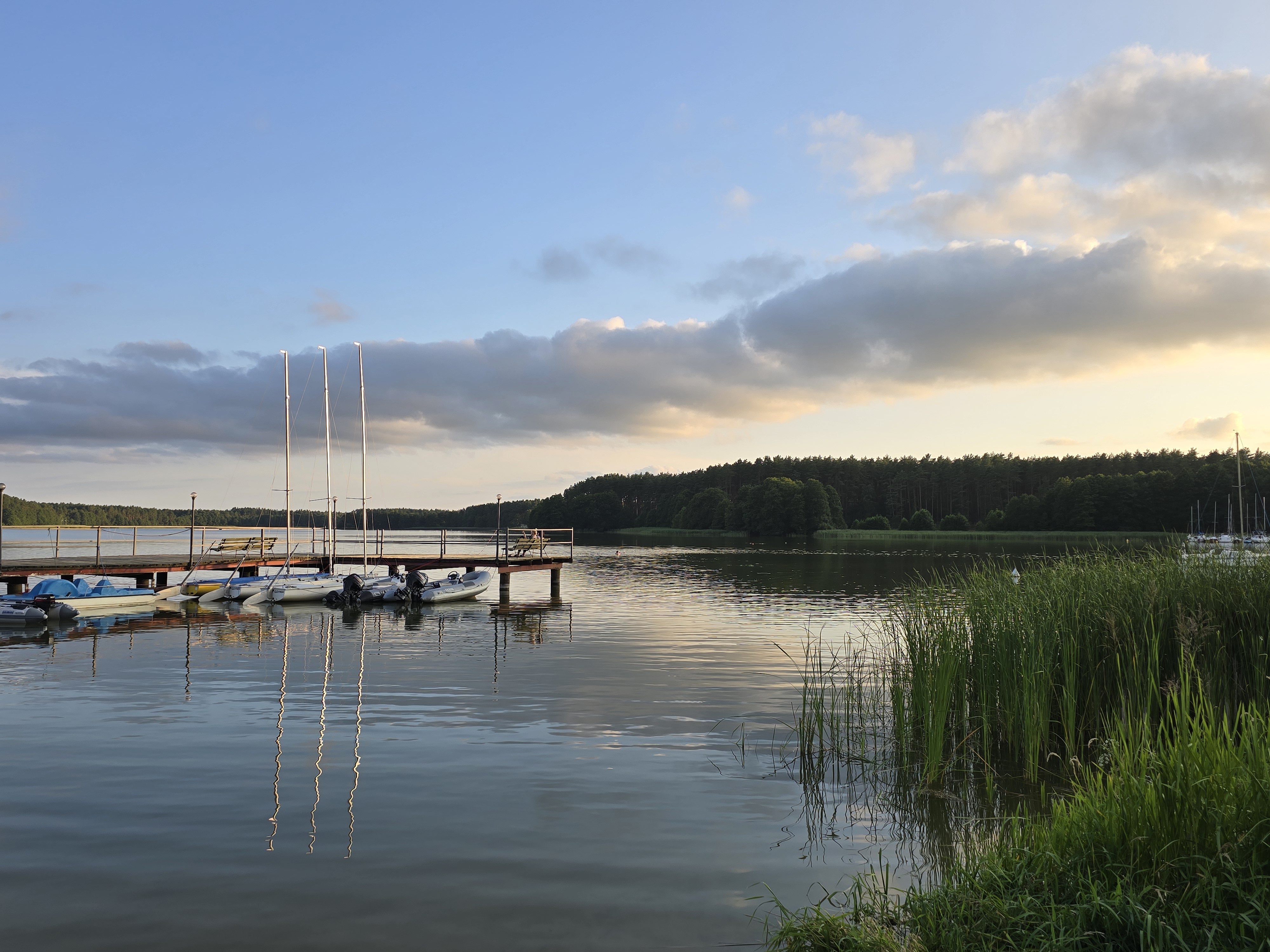 Wieczór nad jeziorem